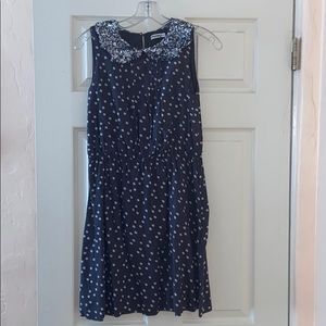 gray polka dotted dress•johnnie b